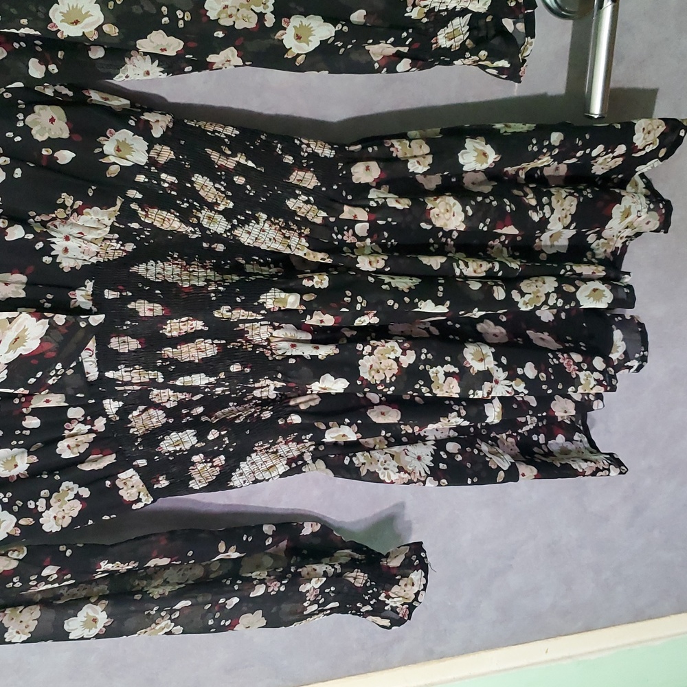 Top - Picture 2 of 4